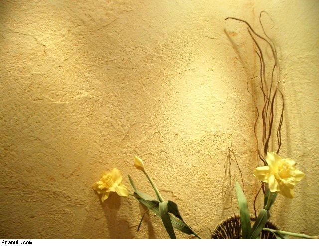 Как покрасить обои под покраску